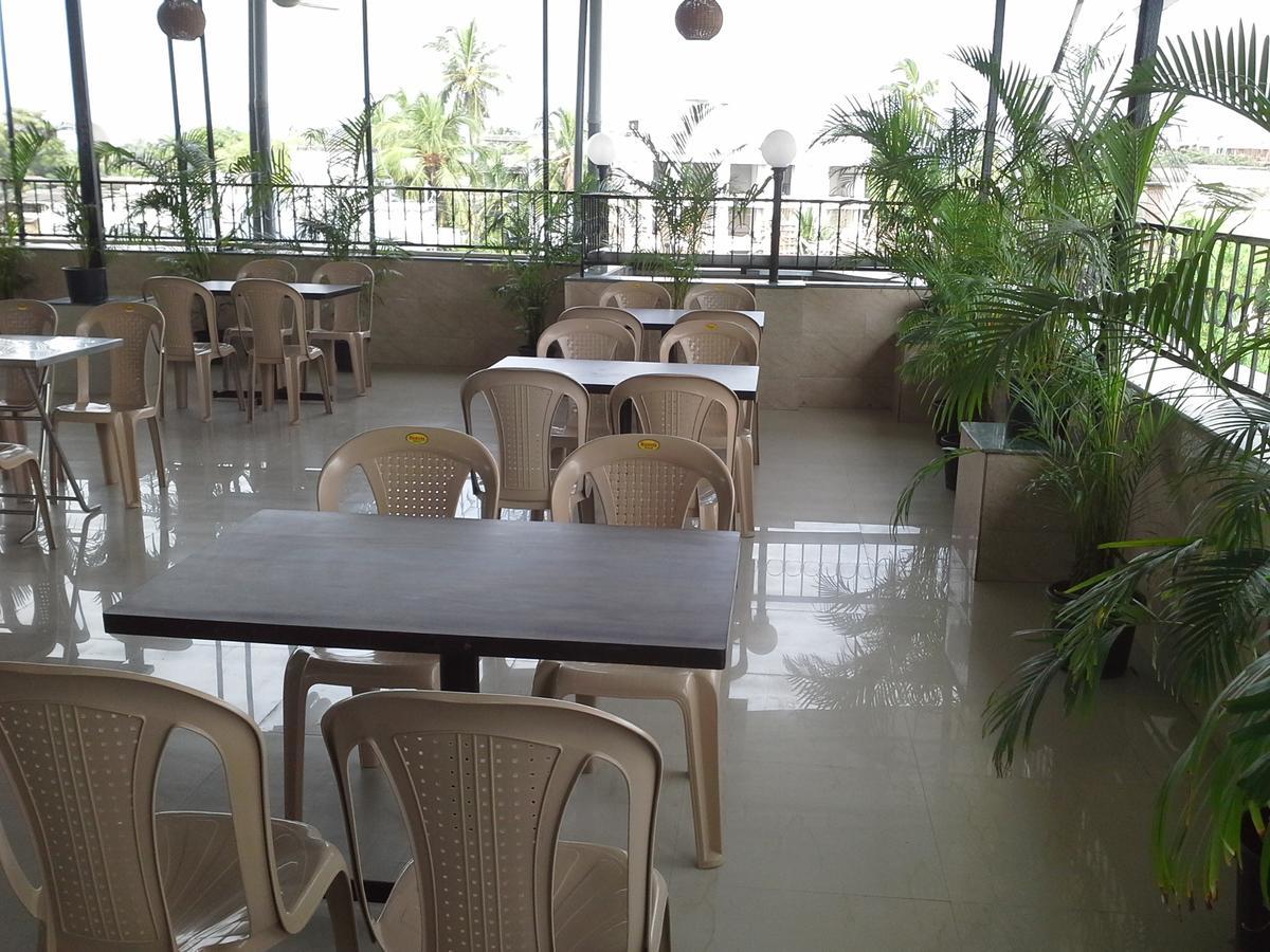Galaxy Vaibhav Hotel Vasai Exterior foto