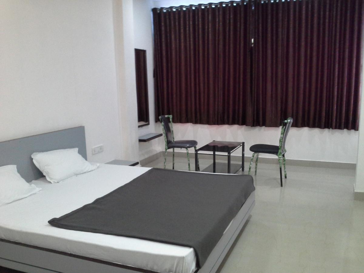 Galaxy Vaibhav Hotel Vasai Exterior foto