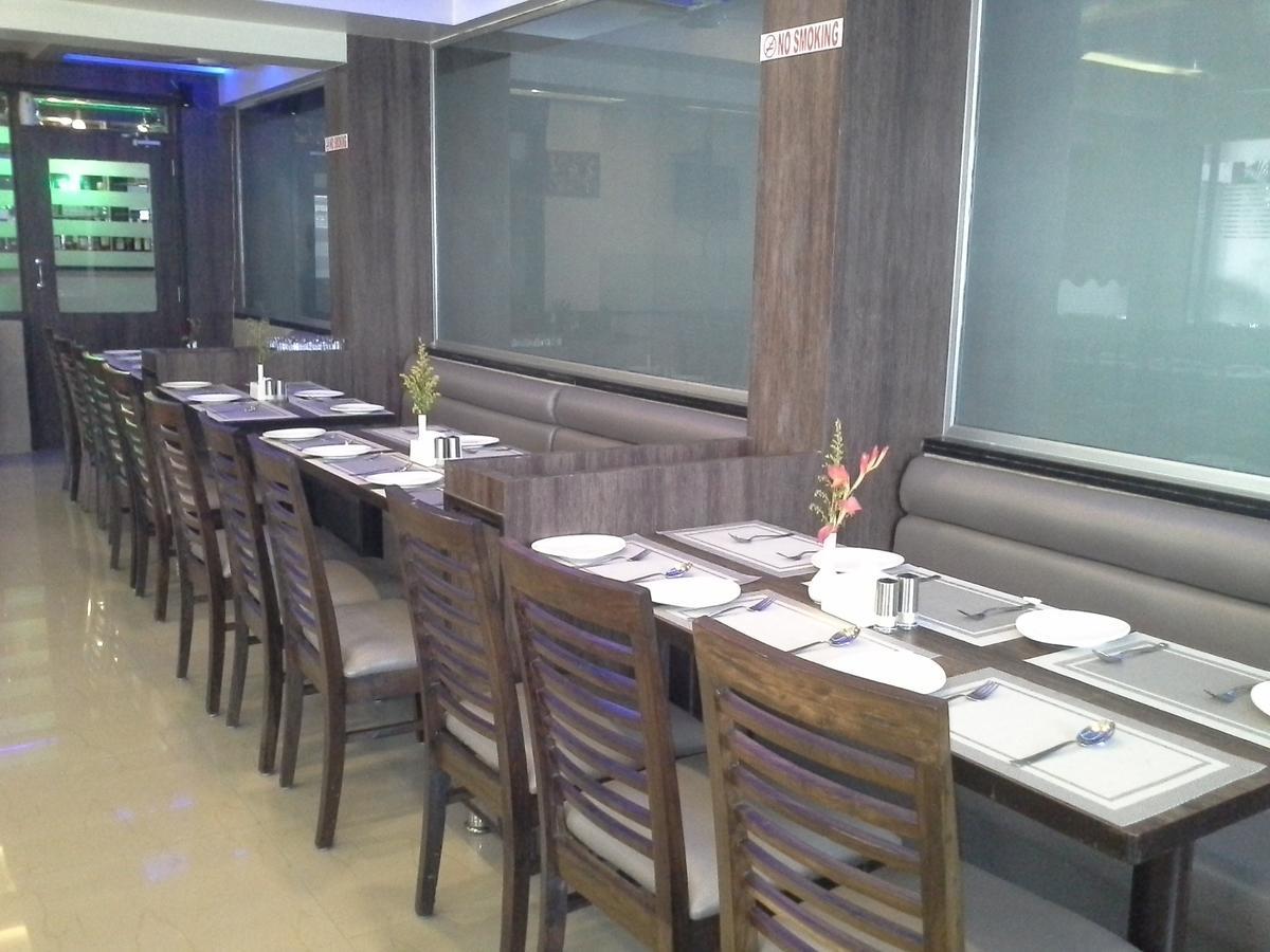 Galaxy Vaibhav Hotel Vasai Exterior foto